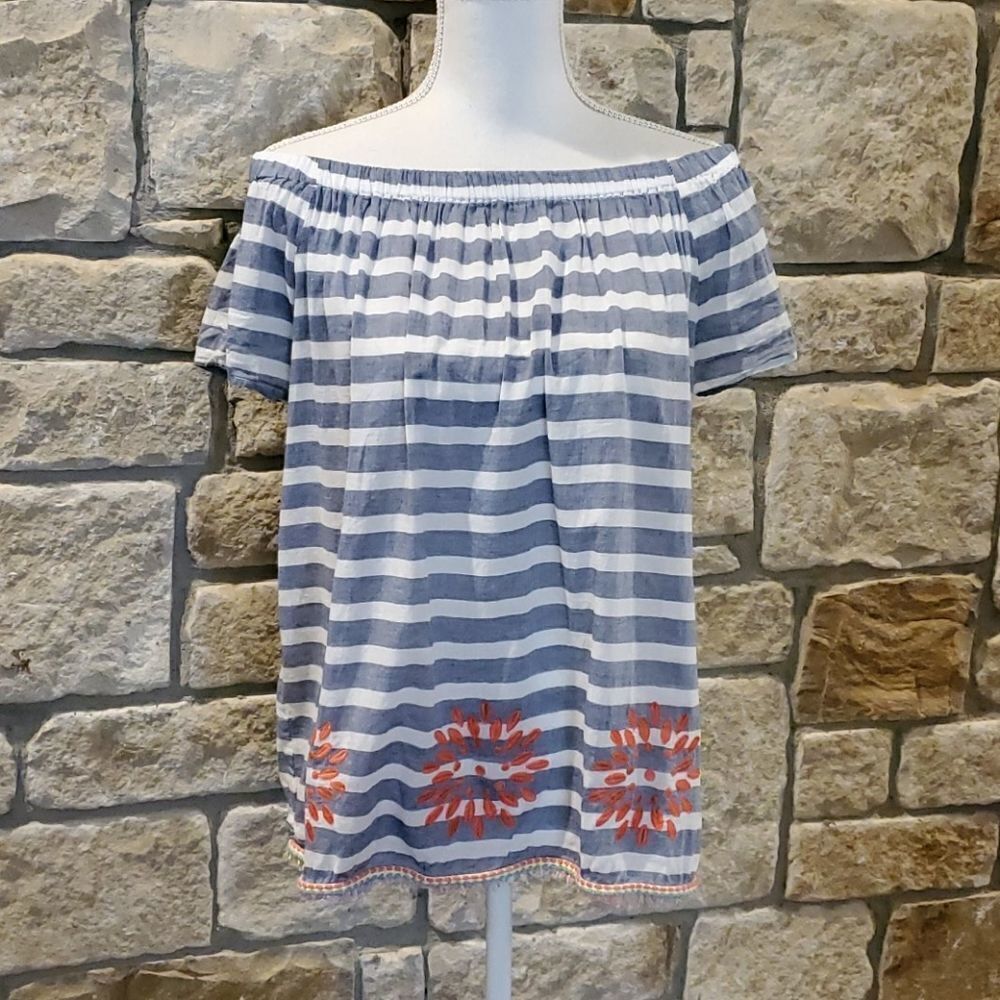 GRAND & Greene Chambray Embroidered Size Large